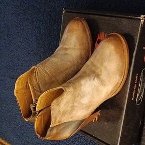 Freebird detroit taupe size 12